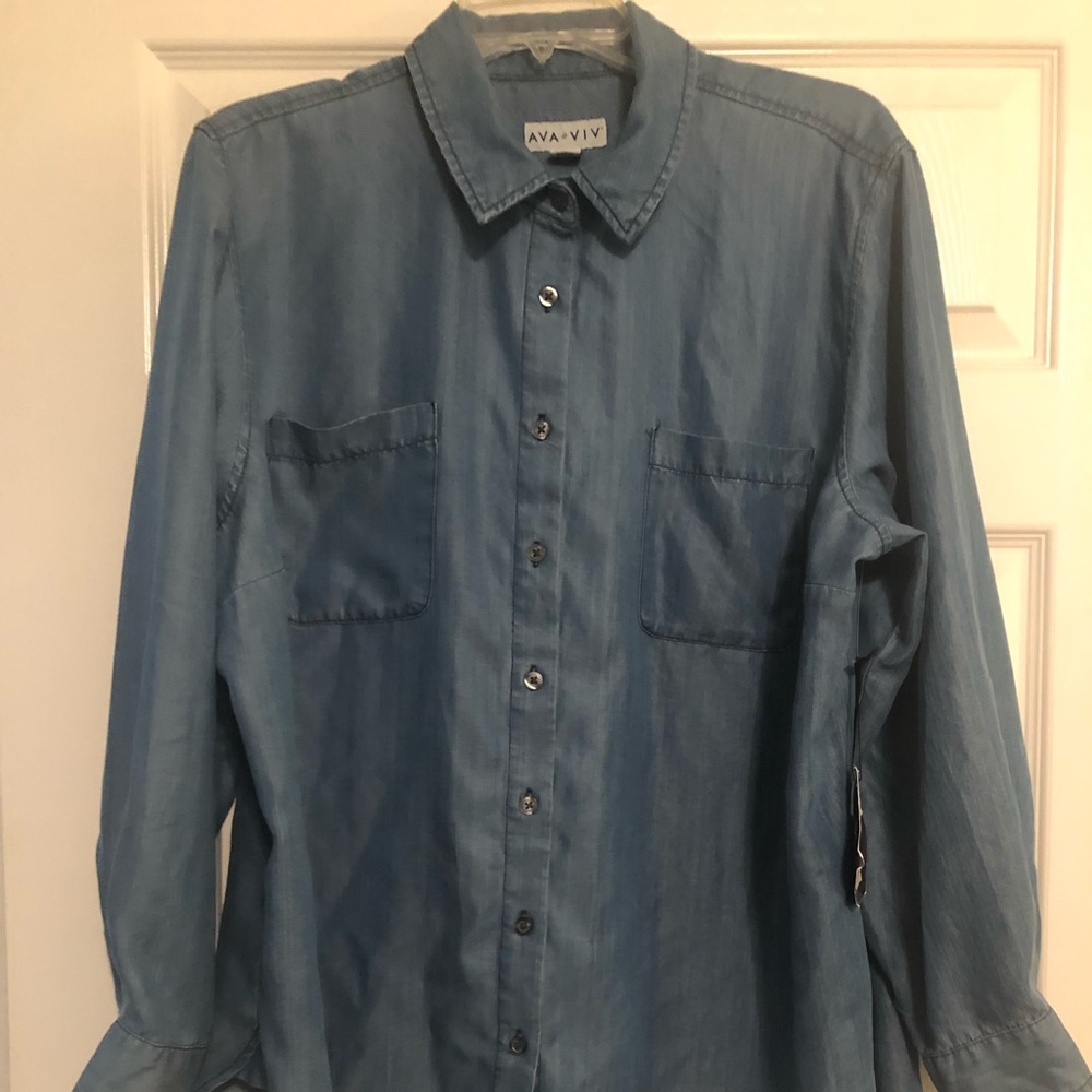 NWT Ava & Viv Button Down Chambray Blouse